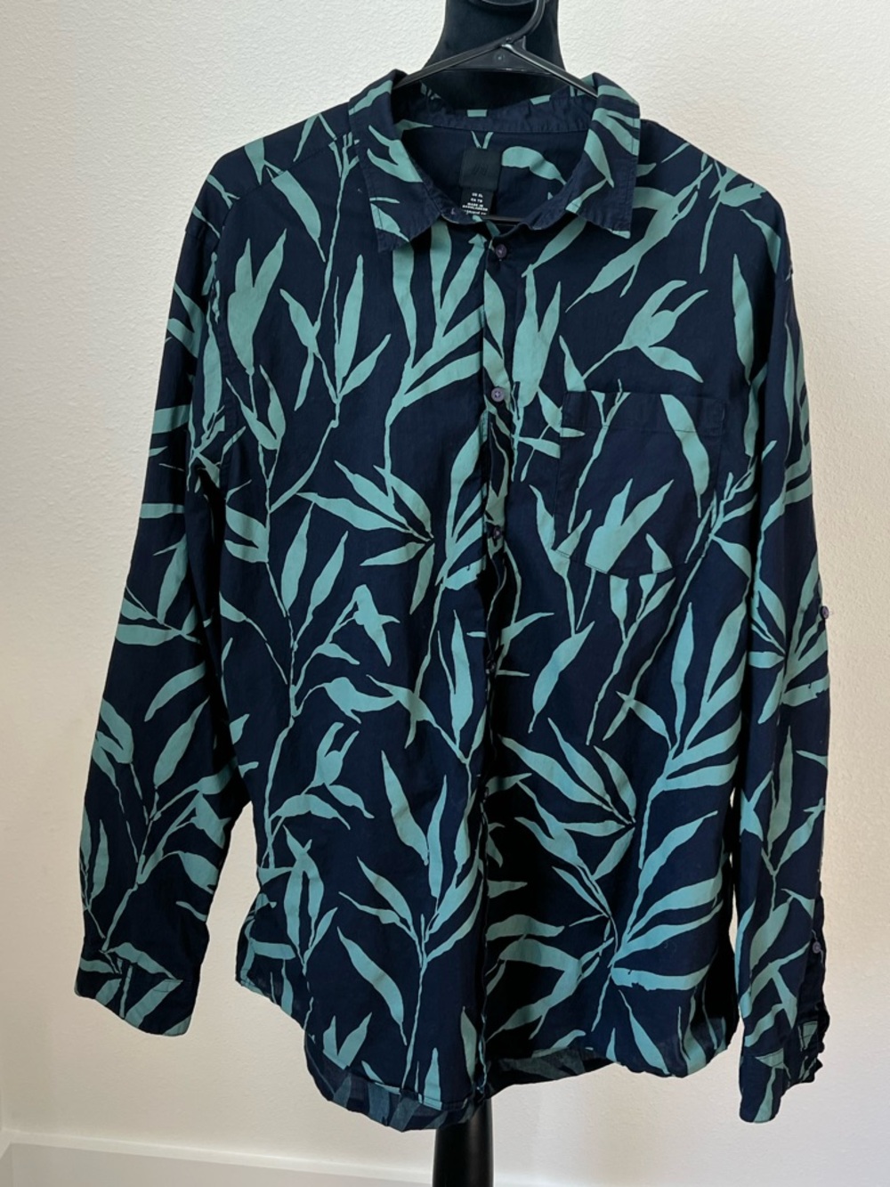 H&M Navy Shirt with Green Leaf Pattern Mens XL